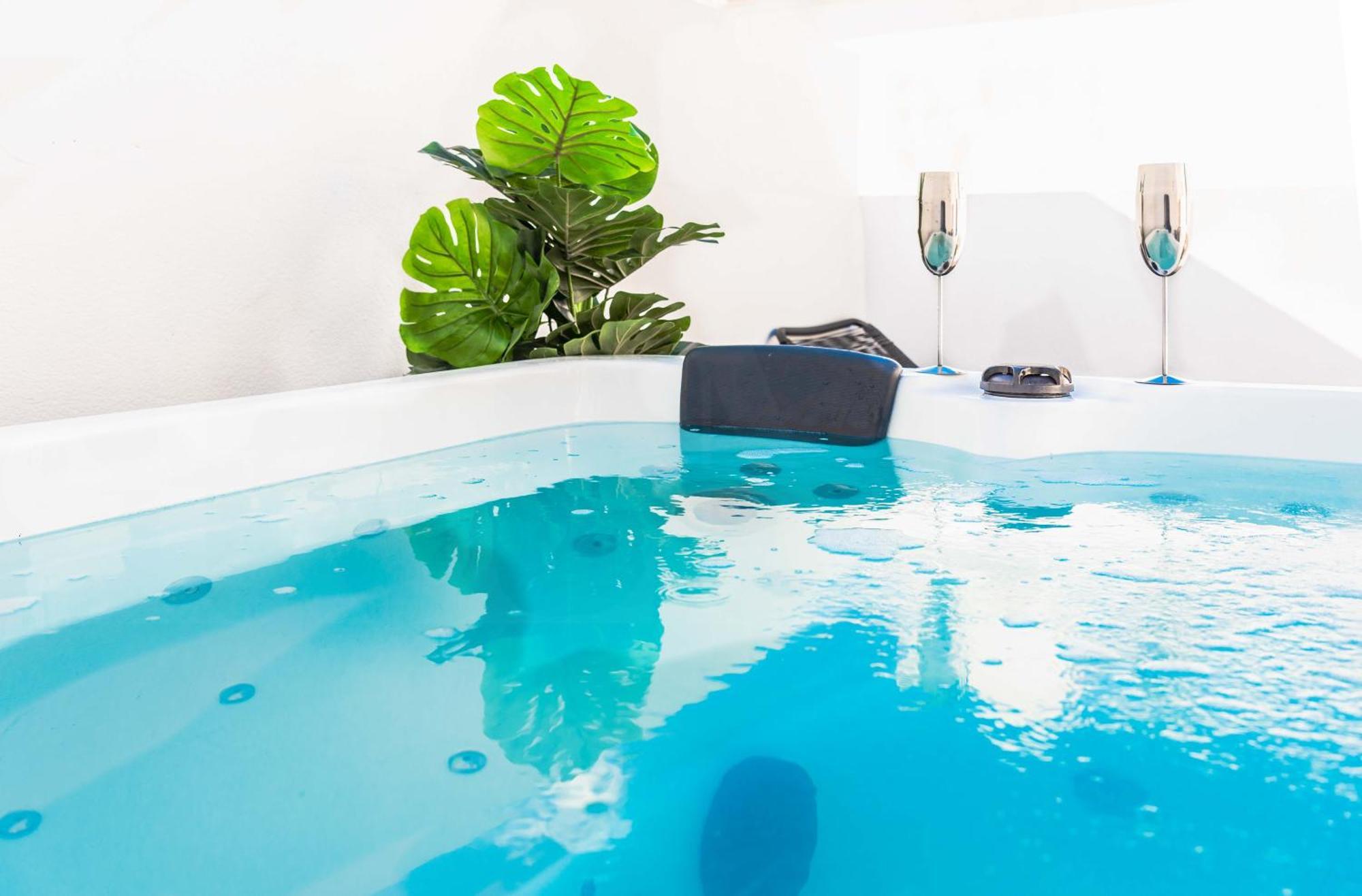 Appartamento Rooftop & Private Jacuzzi In The Center By Rems